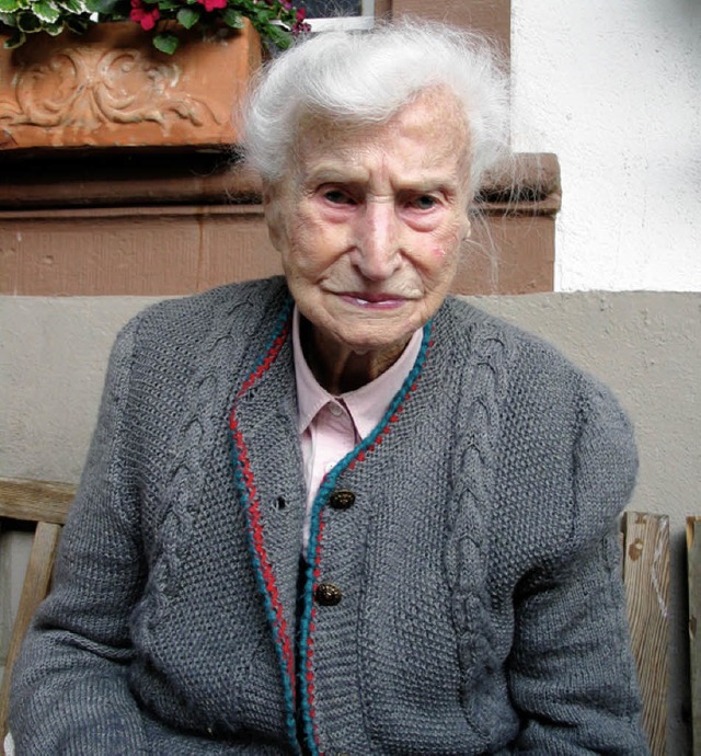 Martha Ziereisen hat vieles erlebt &#8... in Efringen-Kirchen 100. Geburtstag.   | Foto: Jutta Schtz