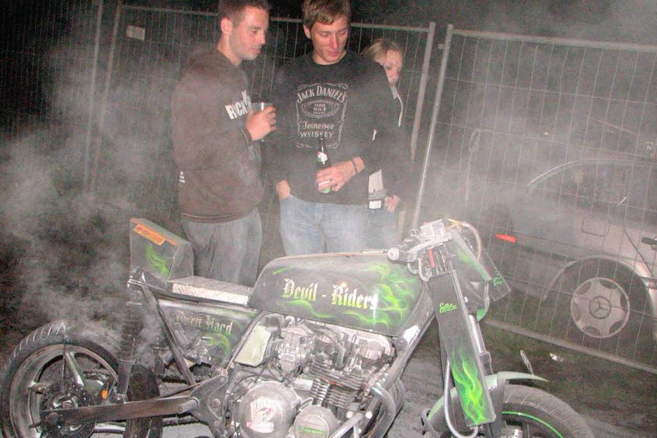 Impressionen von der Bikerparty der Motorradfreunde Hotzenwald am Wochenende auf der Wiese beim Sportplatz in Bergalingen. (Foto: Hildegard Siebold) Impressionen von der Bikerparty der Motorradfreunde Hotzenwald am Wochenende auf der Wiese beim Sportplatz in Bergalingen. (Foto: Hildegard Siebold)
