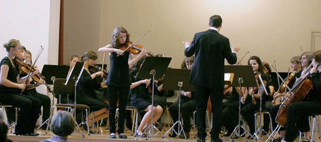 Eine feine Leistung bot Claudia Becherer als Solistin des Violin-Konzerts.   | Foto: H.  Fssel