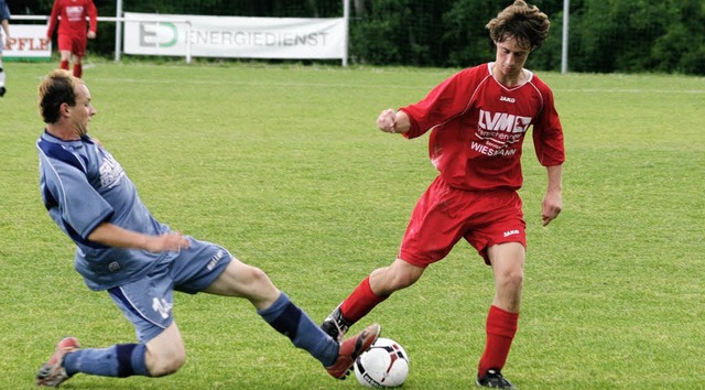 Der Tiengener Emanuel Lber (rechts) t...el Studinger) gewann  jedoch mit 3:2.   | Foto: bz