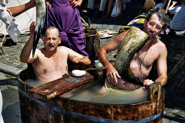 Wenn&#8217;s beim Marktplatzfest am 11...voll Bier im khlen Zuber genehmigen.   | Foto: Hubert Bleyer