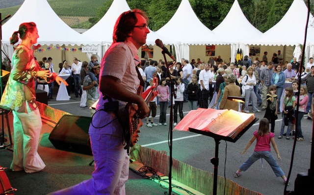 Die Band &#8222;Paradise&#8220; sorgte...in- und Sektfestival in Wolfenweiler.   | Foto: Silvia Faller