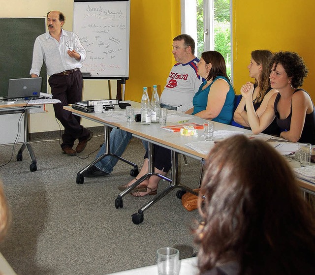 Beim internationalen Austausch in der ...en bestmglichen Weg der Integration.   | Foto: Carolin Stehr