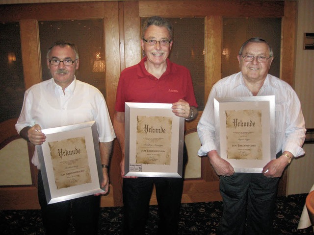 Drei nneue Ehrenmitglieder in Bleibach  | Foto: Gnter Bank