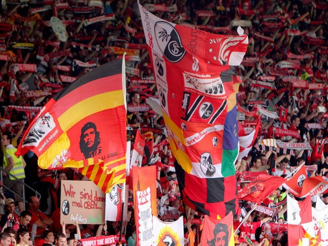 Nichts geht mehr: Die Nordkurve des SC...em Bundesligastart bereits ausverkauft  | Foto: Dominic Rock