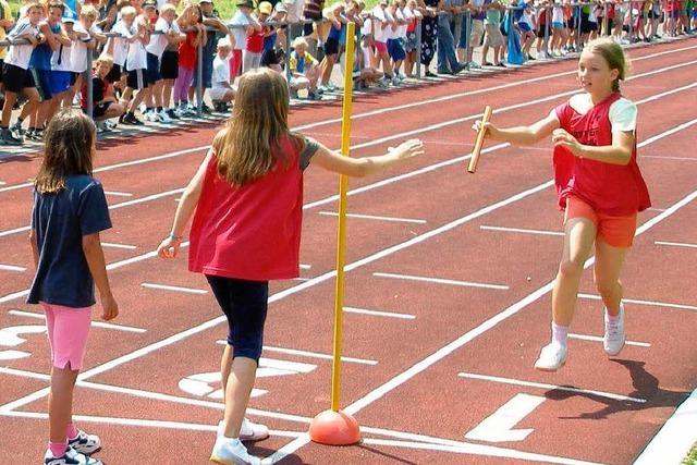 Sportliche Grundschler beim Kreisfinale