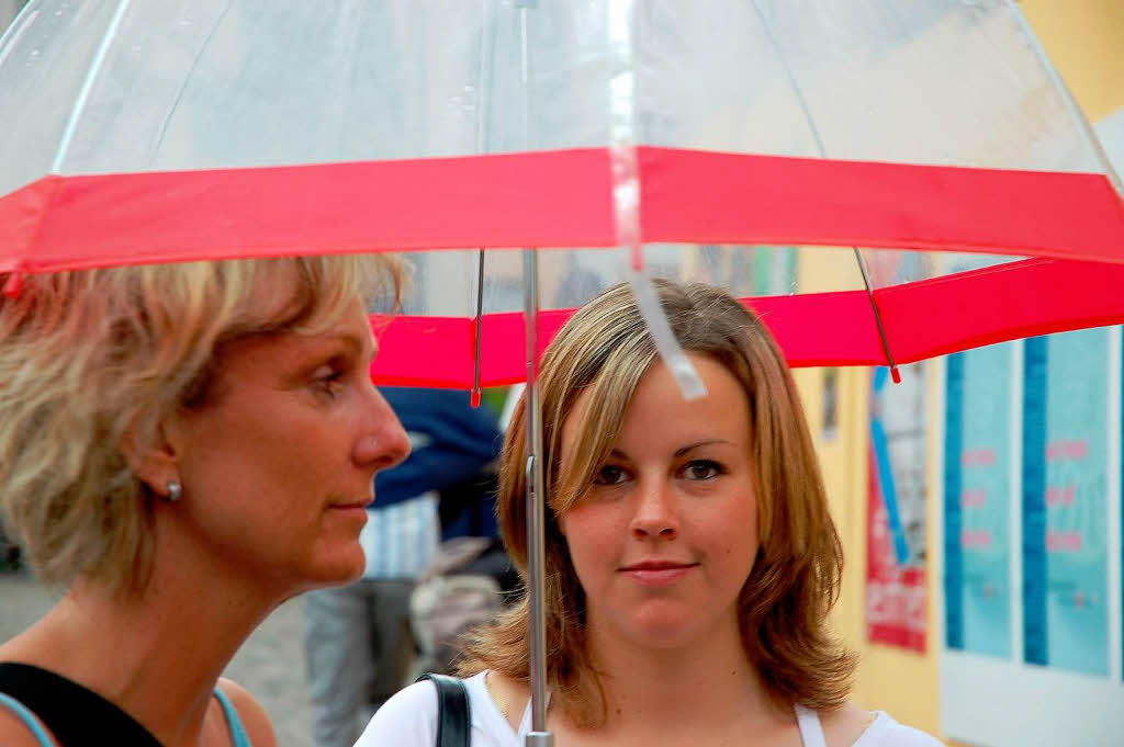 rzte-Demo in Freiburg – dem widrigen Wetter zum Trotz.