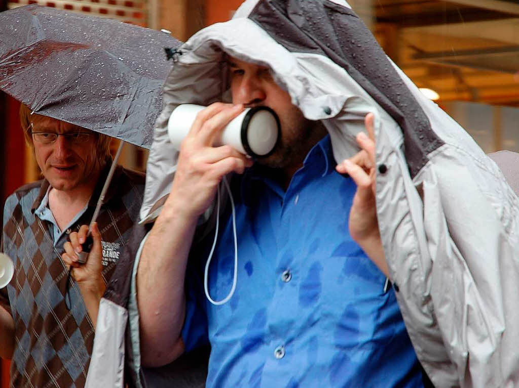 rzte-Demo in Freiburg – dem widrigen Wetter zum Trotz.