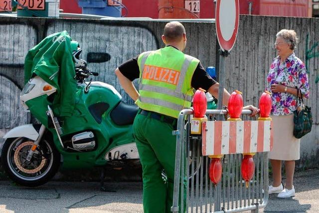 Polizei bringt Anwohner im Freiburger Westen in Sicherheit
