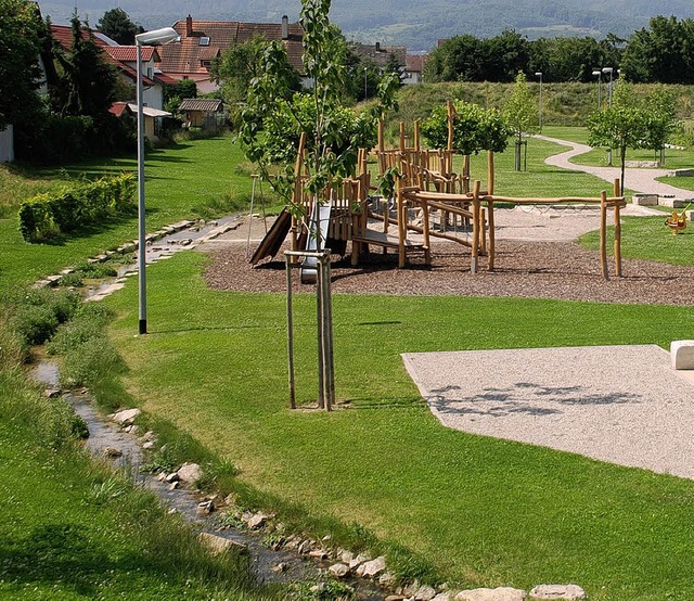 Grnflchen umgeben das neue Mehrfamilienhaus &#8222;Am Kapellenbach&#8220;.   | Foto: Maja Tolsdorf