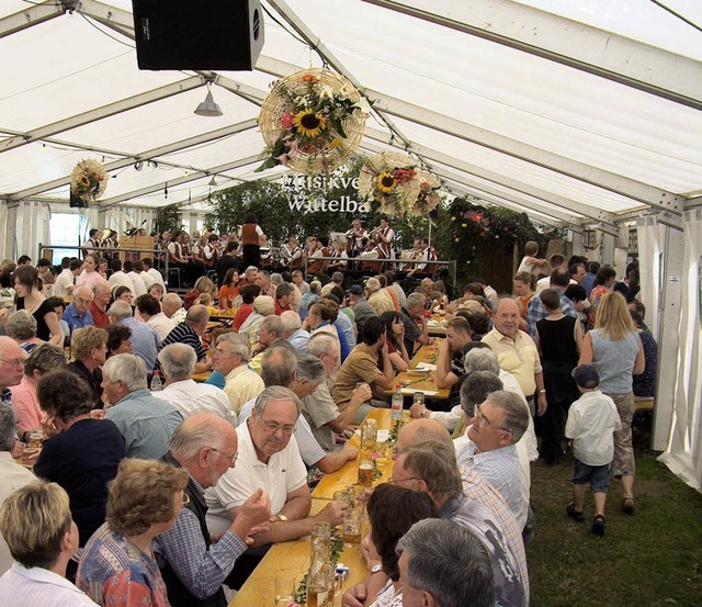 Auf ein volles Festzelt darf der Musik...is Montag zu seinen Dorffest einldt.   | Foto: Veranstalter