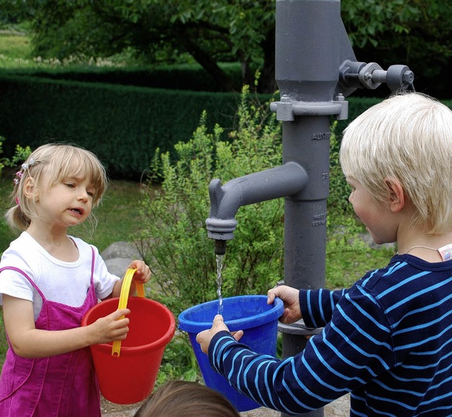 Die neue Gartenanlage des Steegmattkin...geweiht. Die Kinder waren begeistert.   | Foto: Maja Tolsdorf