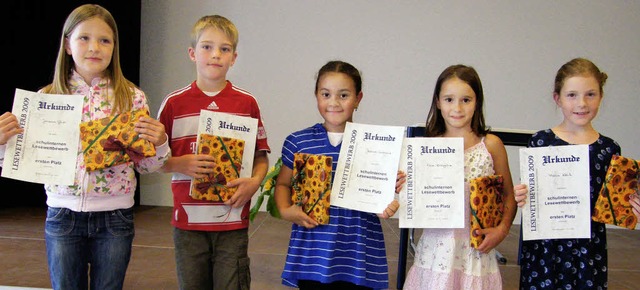Johanna Glck, Philipp Eichkorn, Jessi...Lesewettbewerb der Grundschule hervor.  | Foto: Martha WEishaar