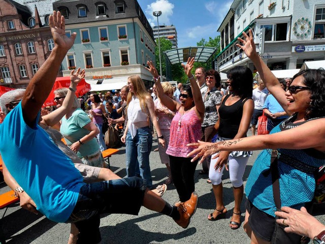 Mitreiende Rhythmen und herrliches So...ergrund frs Sommerfest der Kulturen.   | Foto: Barbara Ruda