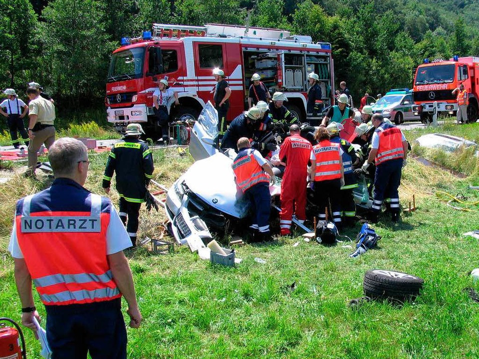 Schwerer Unfall Fordert Ein Todesopfer - Lörrach - Badische Zeitung