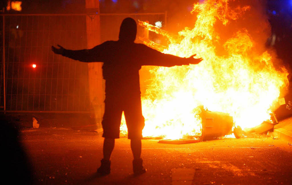 Nach einem friedlichen Straßenfest eskalierte die Lage im Schanzenviertel in Hamburg. Nach einem friedlichen Straßenfest eskalierte die Lage im Schanzenviertel in Hamburg.