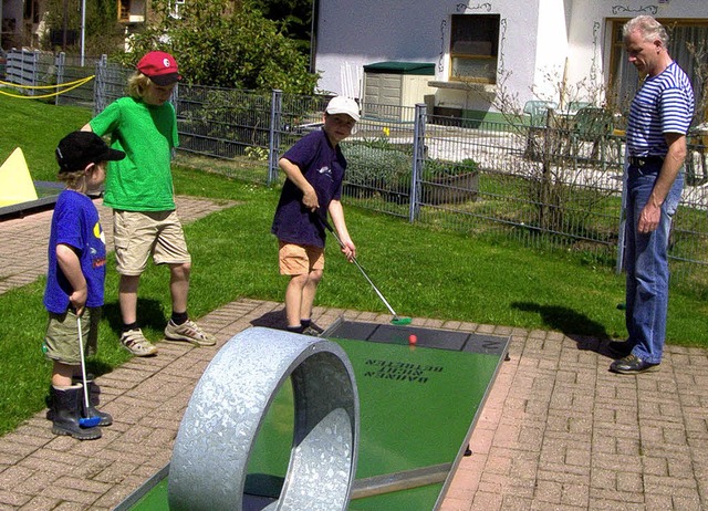 Auch Minigolf-Turniere gehren zum Todtmooser Kinderferienprogramm.  | Foto: Archivfoto: Andreas Bhm