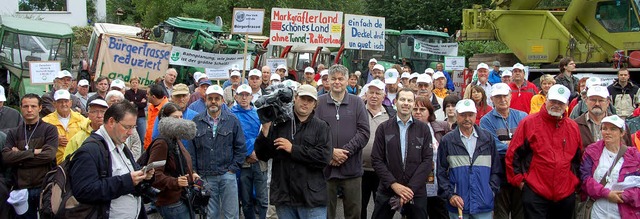 ber 300 Brger forderten gestern in S...n die Politiker auf, sich zu bewegen.   | Foto: Sigrid umiger