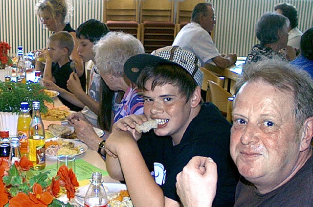 Einen gut besuchten Salatsonntag veran...te die evangelische Friedensgemeinde.   | Foto: hansjrg bader