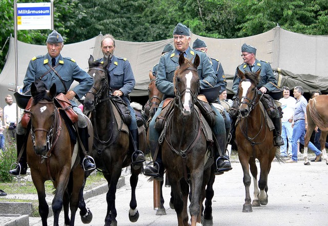 Sie zogen die Blicke der Besucher auf ... beim Militrfahrzeugtreffen in Full.   | Foto: BZ