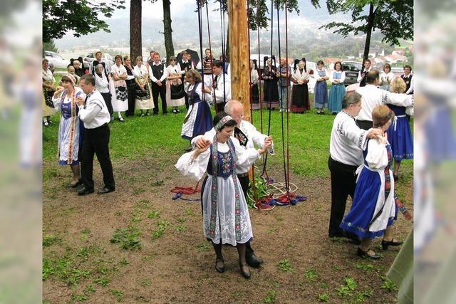 Siebenbürger Sachsen feiern in Trachten