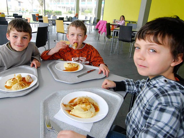 Die Ganztagsschler  der Real- und der...en auch in der Schule  zu Mittag essen  | Foto: Michael Bamberger