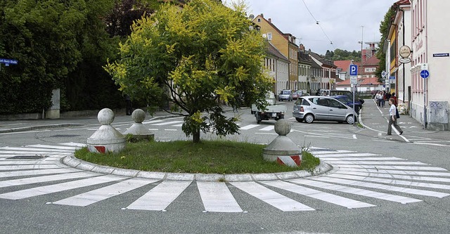 Den Kreisverkehr am Festplatz halten d...noch &#8211; aus finanziellen Grnden.  | Foto: Sylvia-Karina Jahn