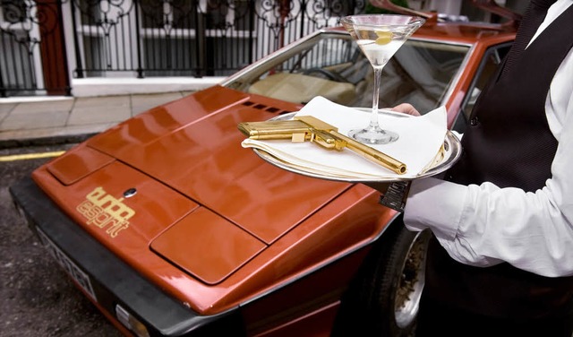 Geschttelter Martini, gerhrte Fans: der Bond-Lotus von 1981   | Foto: AFP