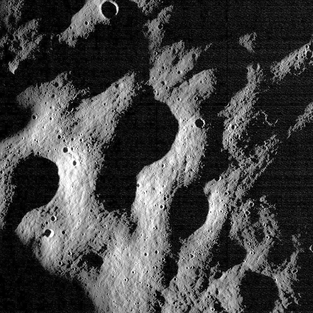 Diese Aufnahme einer Nasa-Sonde zeigt ein Gebiet mit Kratern im Mare Nubium mit einer Flche von etwa 1400 mal 1400 Meter.