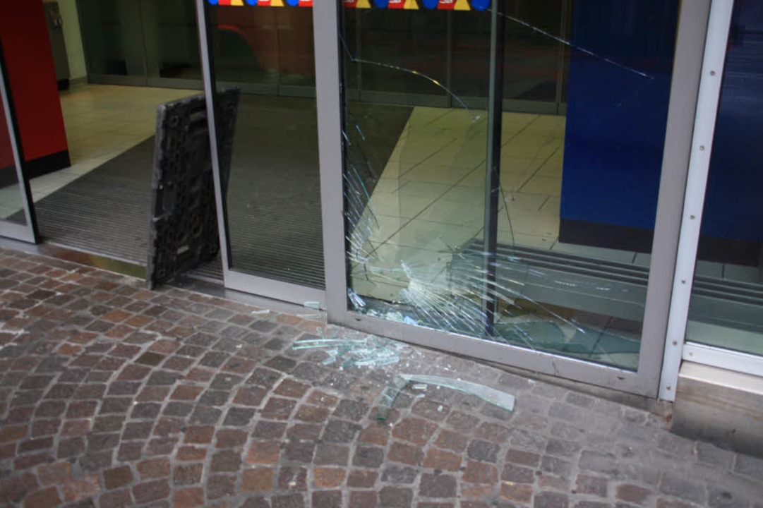 Weil Demonstranten in der Bertoldstraße Schäden anrichteten...  | Foto: Christoph Ries
