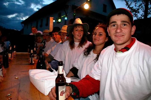Auch am Abend herrschte beste Stimmung in Rüßwihl. Auch am Abend herrschte beste Stimmung in Rüßwihl.