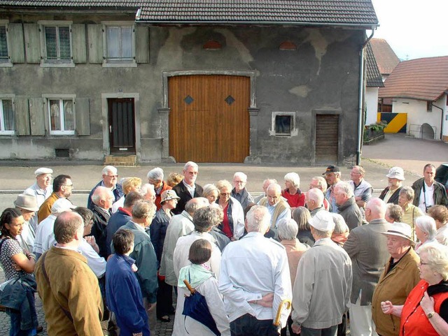 Vor dem buerlichen Anwesen Lauber in ...he Anwesen Lrracher Strae 7 (Mller)  | Foto: Albert Greiner