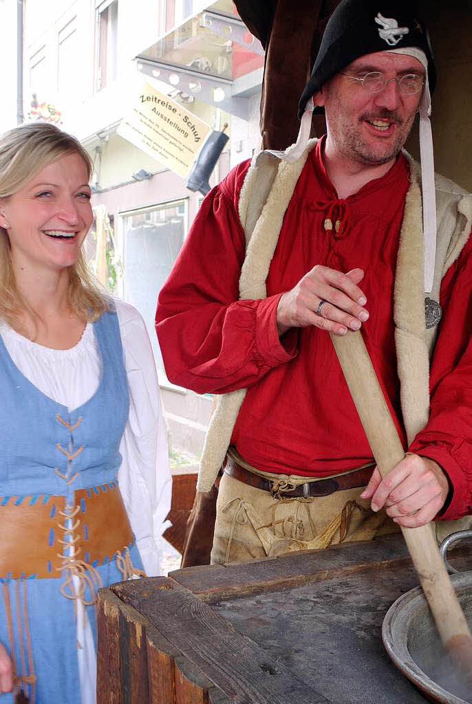 Bunte Kostme, buntes Treiben: Marktplatzfest in Waldkirch.