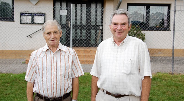 Gerhard Schulz und Otto Hermann auf gewohntem Terrain: dem Sportplatz.  | Foto: Hafes Gerspacher