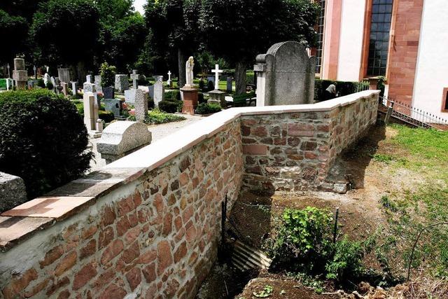 Friedhofsmauer ist saniert