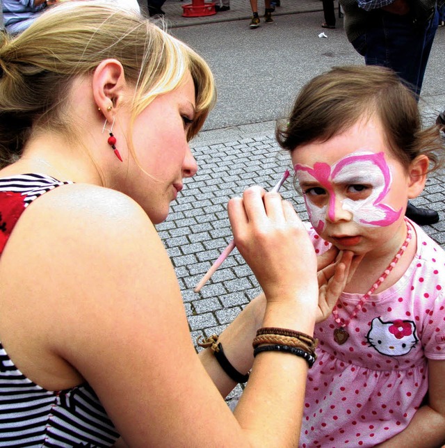 Bunt war das  Burger-Fest &#8211;  auc...hbsch geschminkter Kindergesichter     | Foto: Rombach