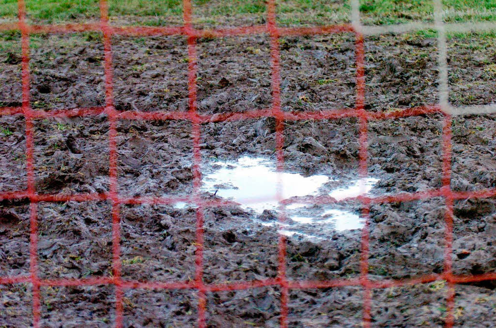 Der Strafraum auf dem Reichenbacher Fuballplatz.