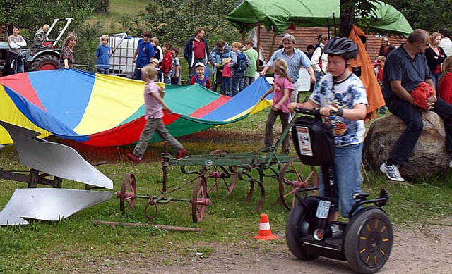 Angebote wohin man auch sieht: Sogar m...m Kinderfest in Lenzkirch herumfahren.  | Foto: Marion Pfordt