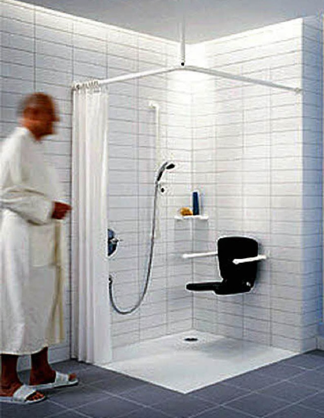 Stolperfallen mit bodenebenen Duschen vermeiden   | Foto: Hewi