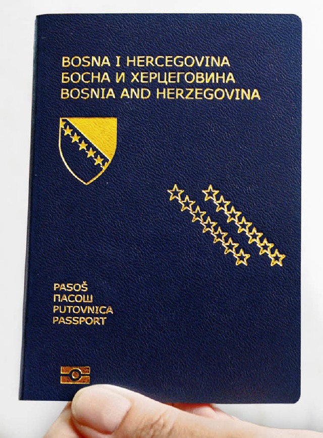 Der neue biometrische Pass ist nicht g... ein Visum fr die Europische Union.   | Foto: AFP