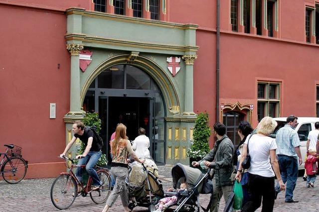 Tourist-Info im Pavillon auf dem Rathausplatz