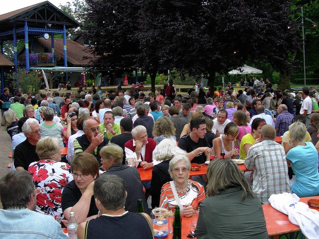 Gut besucht war das DLRG-Sommernachtsfest.   | Foto: mario Schneberg