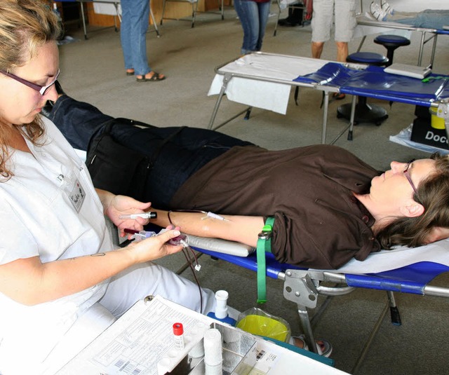Jeder Blutspender wird beim Ortsverein Kandern  persnlich betreut.   | Foto: Raab