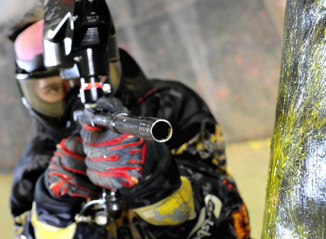 Paintball ist hchst umstritten. Seine...rganisieren sich inzwischen in Ligen.   | Foto: ddp