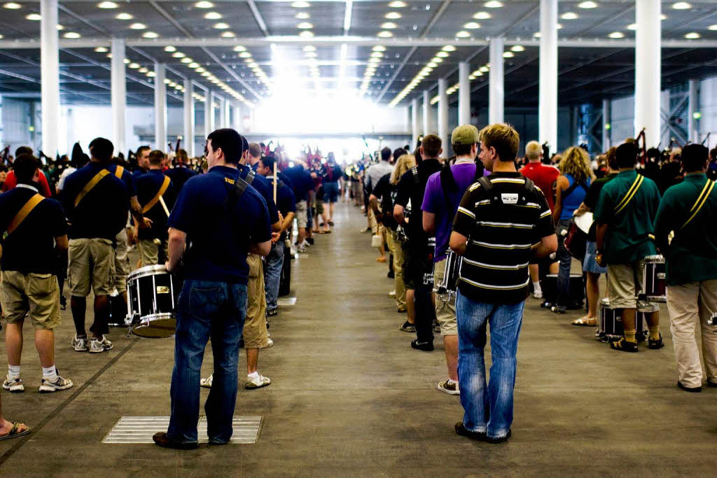 Zur Probe noch ohne die farbenprächtige Parade-Anzüge: 2000 Teilnehmer üben für die Basel Tattoo Parade. Zur Probe noch ohne die farbenprächtige Parade-Anzüge: 2000 Teilnehmer üben für die Basel Tattoo Parade.
