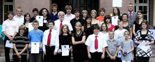 Besondere musikalische Leistungen wrdigte die Stadt Lahr mit Musikmedaillen.    | Foto: wolfgang knstle