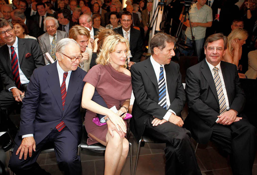 Verleger Hubert Burda, seine Frau Maria Furtwngler, Udo Jrgens und Minister Wili Stchele (von links).