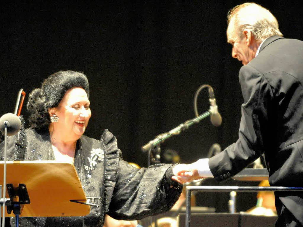 Gegenseitiger Dank - das kongeniale Paar Montserrat Caball und Orchesterleiter Jos Collado