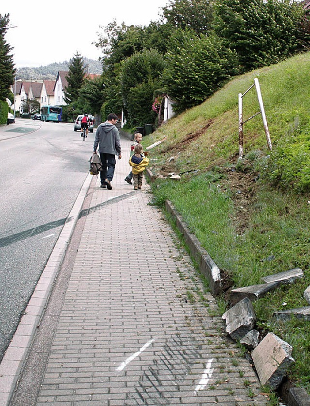 Da stand einmal das Schild der Zeller Abtsbergwinzer.   | Foto: CWE