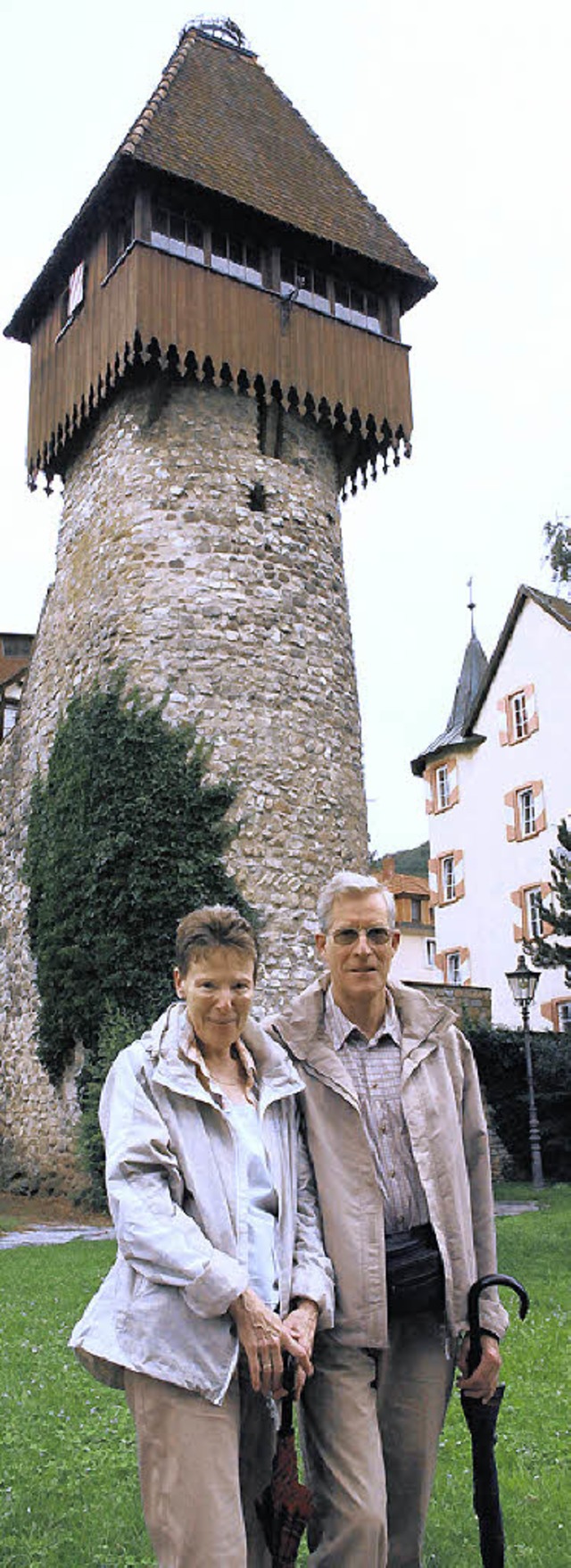 Waltraud und Werner Elligsen aus Nrnb...s und insbesondere vom Storchenturm.    | Foto: Neubert